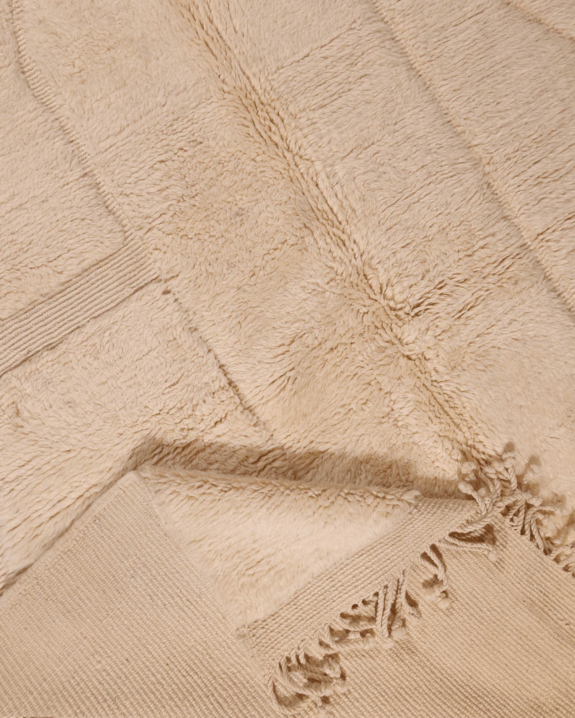 Ivory Field Mrirt Rug 3