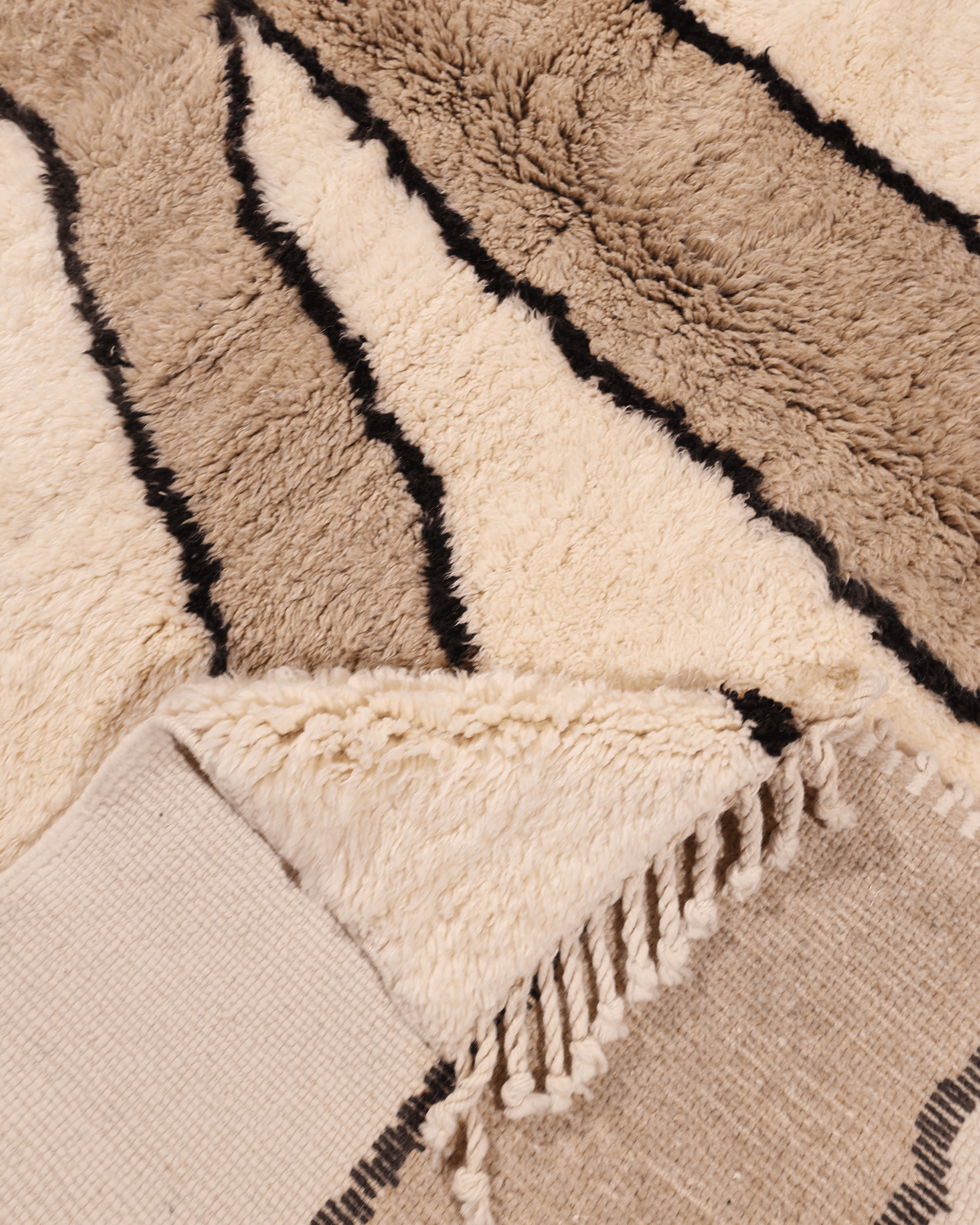 Axis Mrirt Rug – 310 × 234 cm (10.2 × 7.7 ft) - Image 3